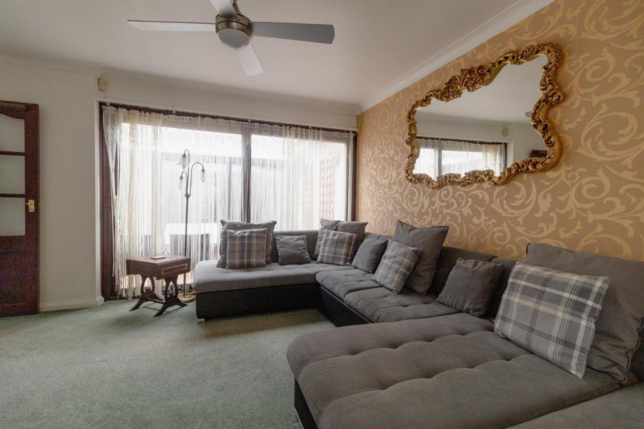 Palm Bay'S Luxury Bungalow - Self Check In & Parking Villa Margate Bagian luar foto