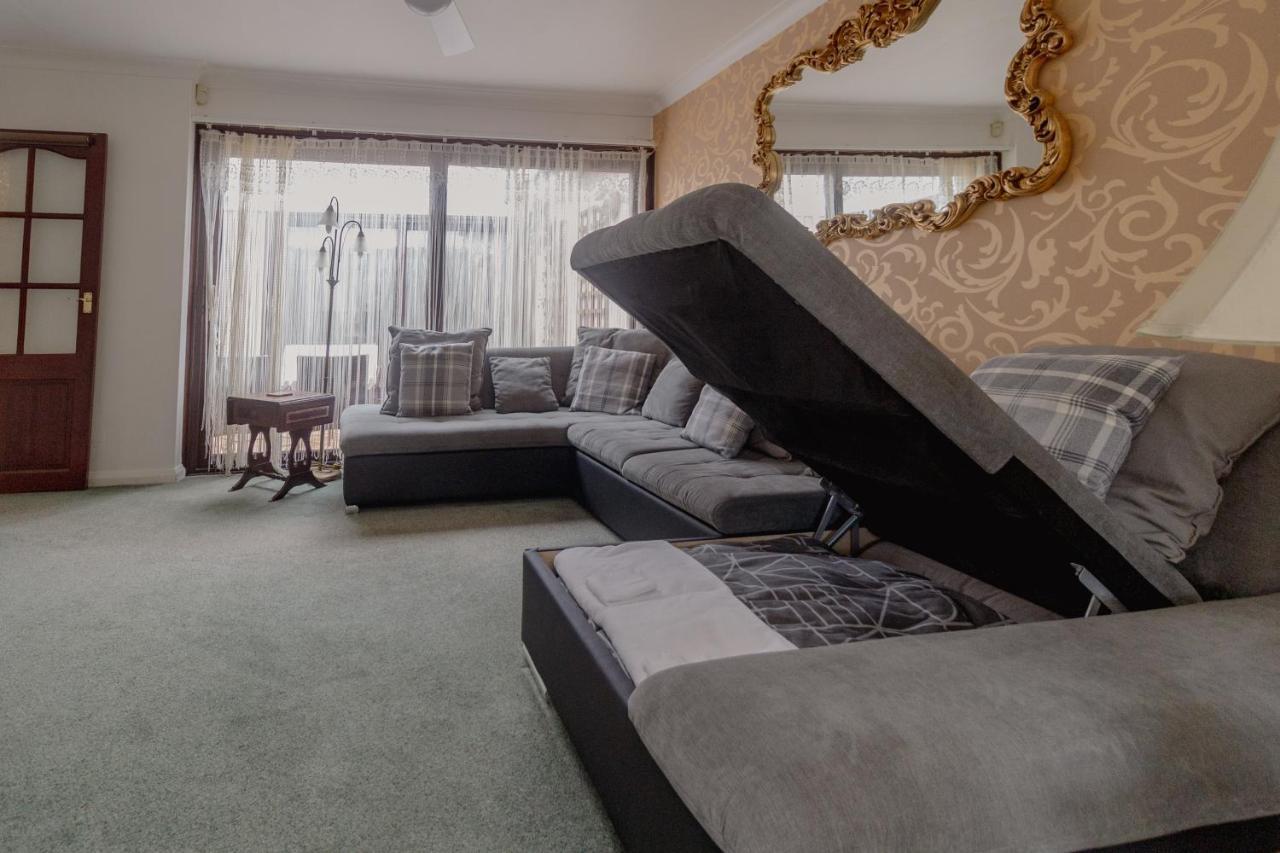 Palm Bay'S Luxury Bungalow - Self Check In & Parking Villa Margate Bagian luar foto